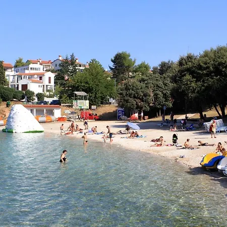 Apartamento With A Parking Space Pjescana Uvala, - 16054