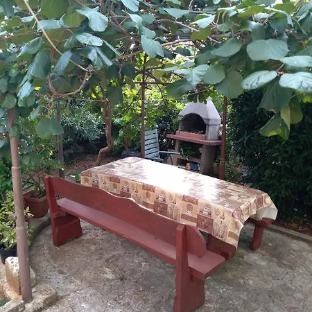 Appartamento With A Parking Space Pjescana Uvala, - 16054 Pola