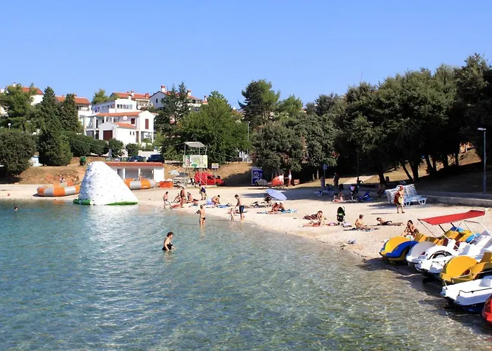 Appartement With A Parking Space Pjescana Uvala, - 16054